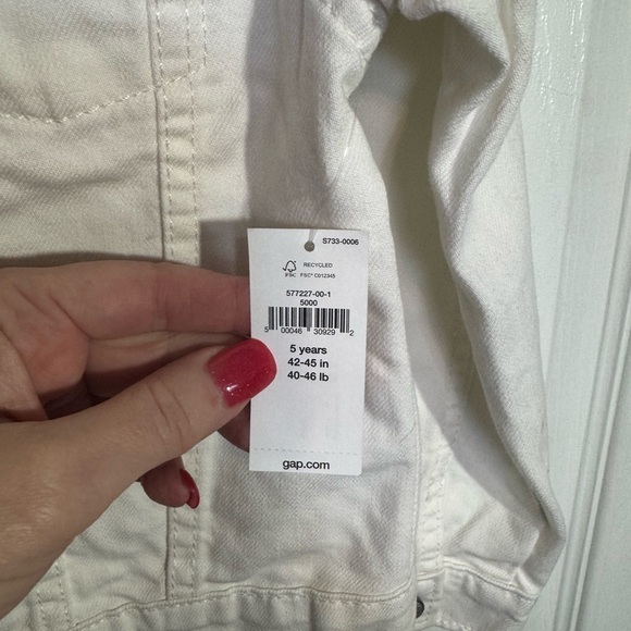 Brand New with Tags! GAP Kids Cream Denim Jacket 5T Girls - Picture 3 of 4
